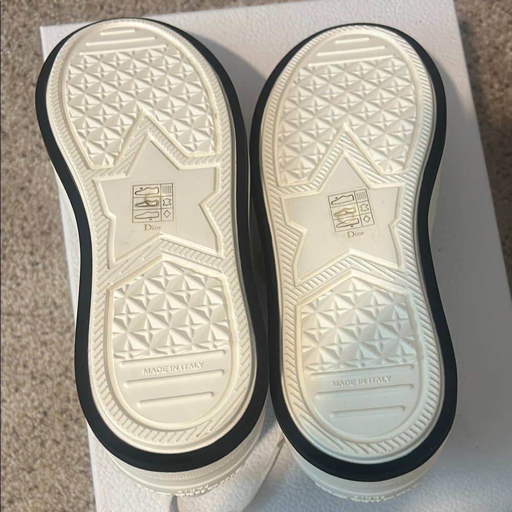 Walk'n'Dior Platform Sneaker - Picture 2 of 9